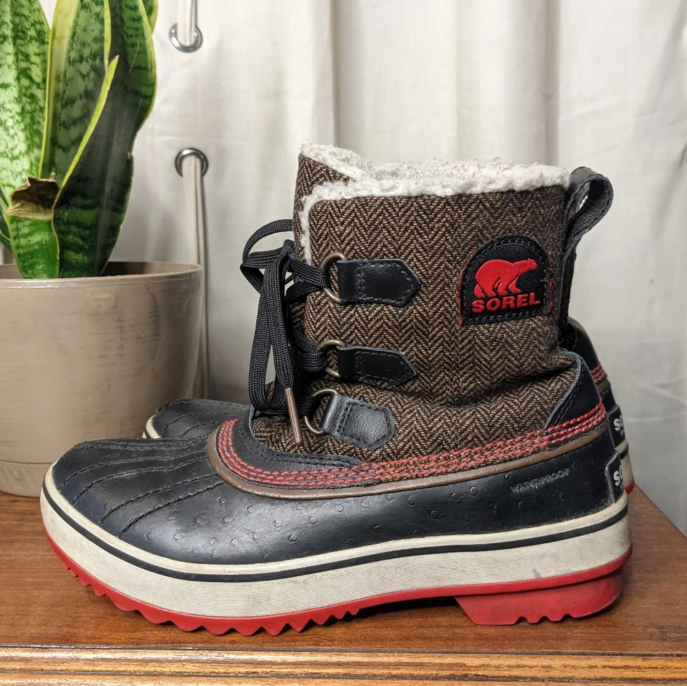 Sorel Tivoli brown black waterproof winter boots Size 6.5